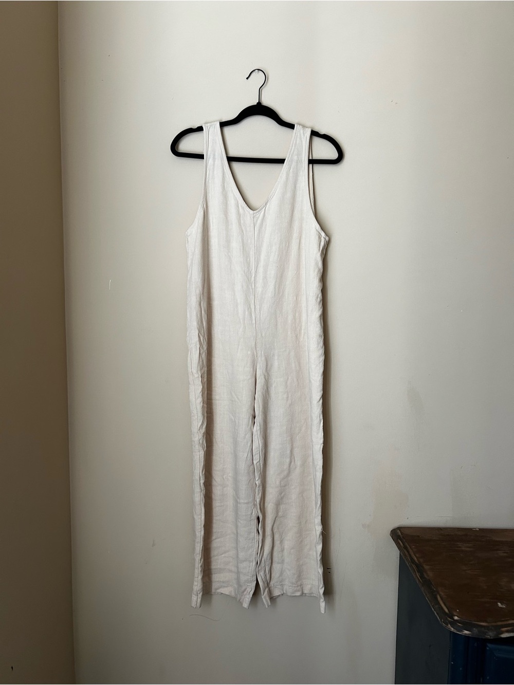 Carly Jean Los Angeles Sleeveless Linen-Blend Jumpsuit in Off-White